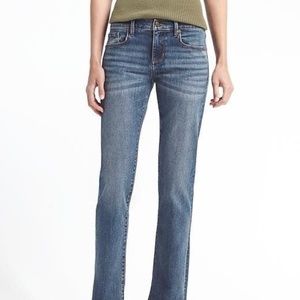 Banana Republic Girlfriend Medium Wash Jean 31L